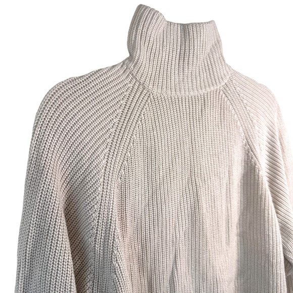Lululemon | Ribbed Turtleneck Sweater | XS | Grey | Minimalist | Casual | Cozy - Picture 2 of 16